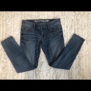 Women’s medium wash jeans